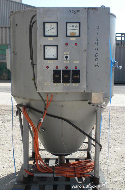 Used Niro Versitile Utility Spray Dryer, model V, 316 stainless steel. Up to 10 to 15 kilograms an hour (22-33#) evaporation capacity. Electrically heated chamber 48" diameter x 30" straight side x 3...
