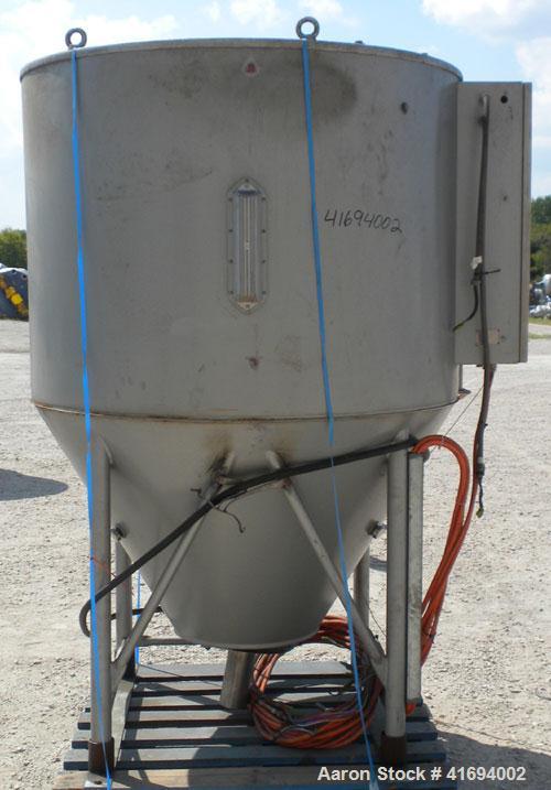 Used Niro Versitile Utility Spray Dryer, model V, 316 stainless steel. Up to 10 to 15 kilograms an hour (22-33#) evaporation capacity. Electrically heated chamber 48" diameter x 30" straight side x 3...