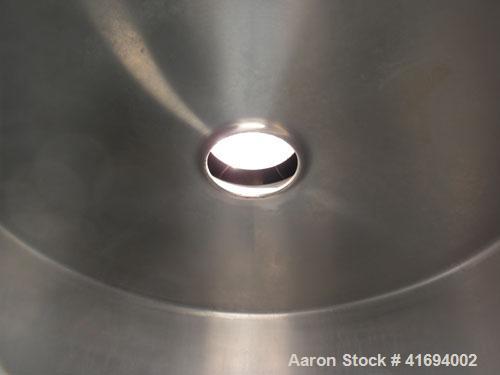 Used Niro Versitile Utility Spray Dryer, model V, 316 stainless steel. Up to 10 to 15 kilograms an hour (22-33#) evaporation capacity. Electrically heated chamber 48" diameter x 30" straight side x 3...