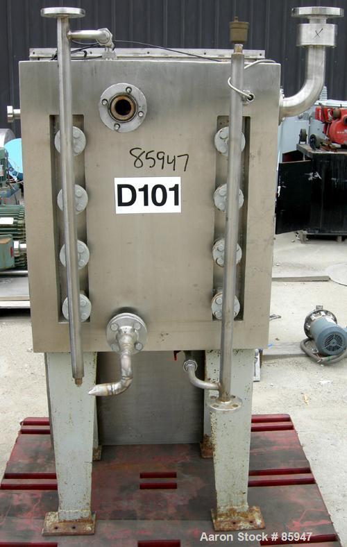 USED: Italvacuum vacuum shelf dryer, model EO2, approximately 9 square feet, 316 stainless steel. (4) 19-3/8" wide x 19-3/8" deep x 1" thick jacketed shelves, 5-1/4" spacing between shelves. Chamber ...