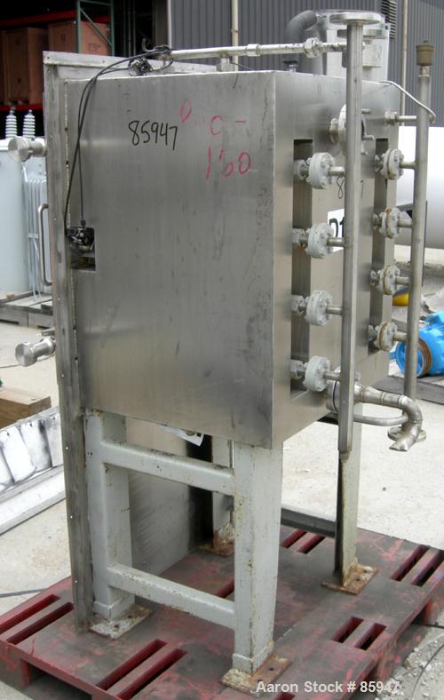 USED: Italvacuum vacuum shelf dryer, model EO2, approximately 9 square feet, 316 stainless steel. (4) 19-3/8" wide x 19-3/8" deep x 1" thick jacketed shelves, 5-1/4" spacing between shelves. Chamber ...
