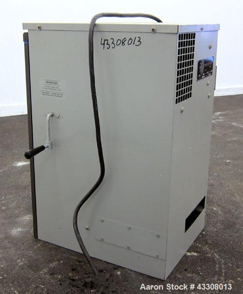 Used American Air Filter Arrestall Envelope Type Dust Collector, Model AR-10, Carbon Steel. Manual shaker with blower. 1/60/220 volt.