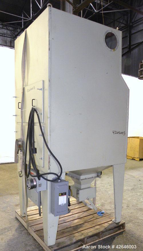 Used AAF OptiFlo DustCatcher Cartridge Type Pulse Jet Dust Collector, model DC4, size DC4-460T05S04PS00, carbon steel. 660 Square feet filter area, 800-1500 cfm air volume. (4) Cartridges, (4) access...