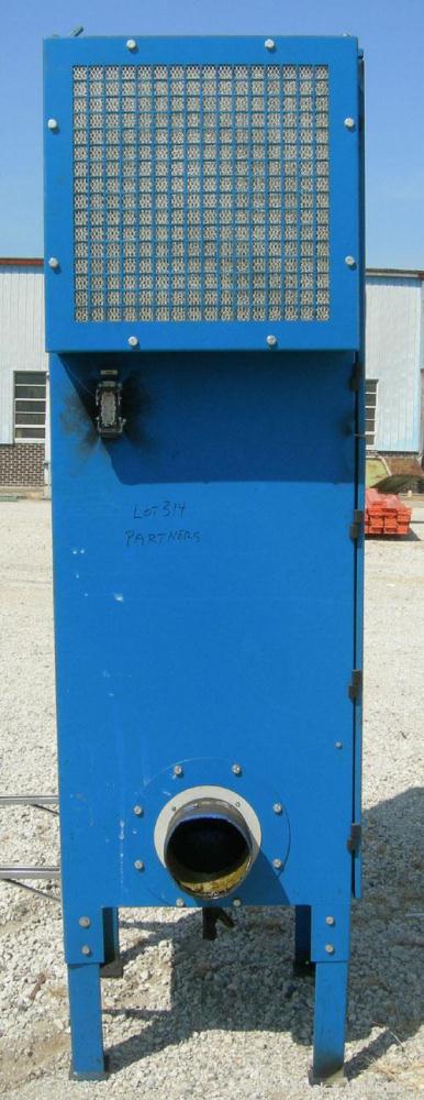 Used Torit DryFlo Mist Collector, model DMC-D1-HEPA, carbon steel. Approximate 220 square foot filter area, 2000 cfm. 2.2 kw (3 hp), 3/60/440 volt blower. (2) 8" inlets, 2" bottom outlet. Side access...