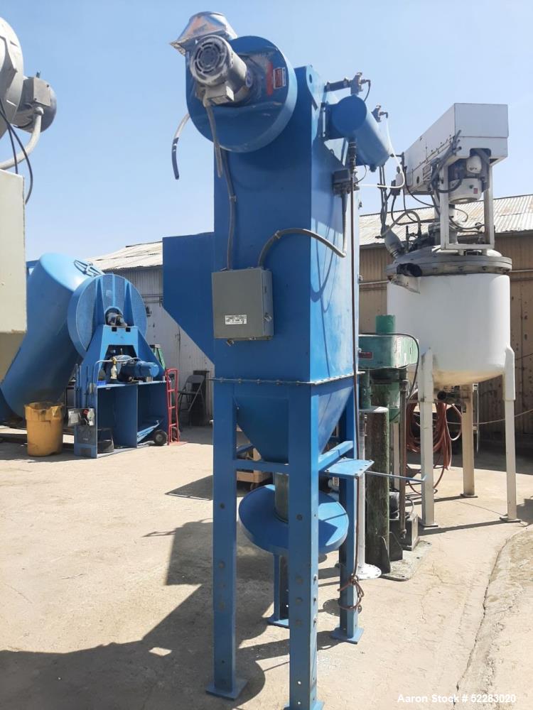 Used Farr Tenkay Cartridge Type Dust Collector, Model 2C. 800 CFM. Rated for 564 square feet filtering area with (2) cartridges measuring 12.75" diameter x 34.5" long. Includes 8" air inlet, 6.5" x 4...