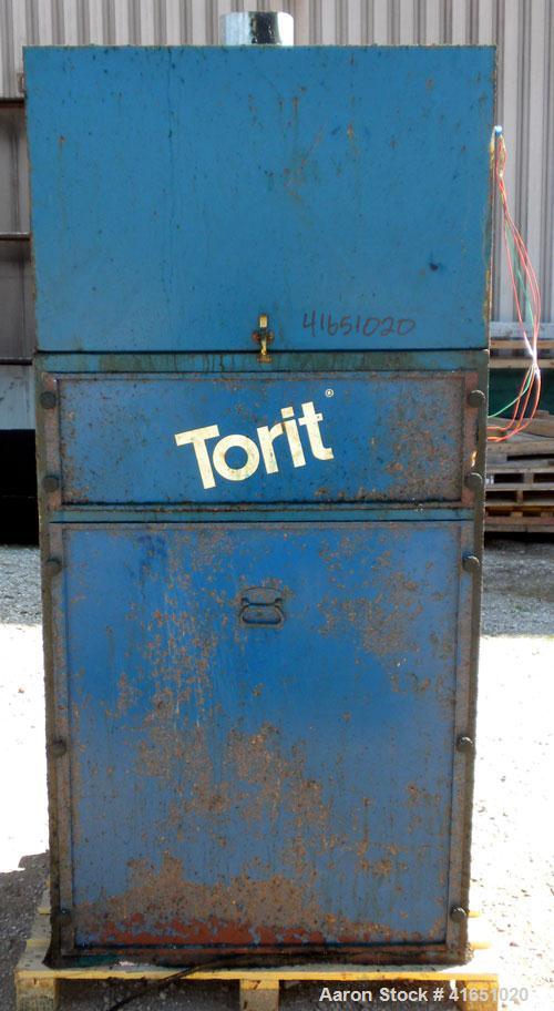 Used Torit Self-Contained Cabinet Type Dust Collector, model 90-5 CAB, carbon steel. Envelope type filters providing 250 square feet filter area, 1600-2000 cfm air volume. Housing measures 40" x 26" ...