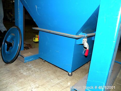 Used Torit Downflo II Cartridge Type Pulse Jet Dust Collector, model DFT3-6, carbon steel. 1140 square feet filter area, nominal airflow range 760-4.720 cfm. Carbon steel housing measures 40" x 65" x...