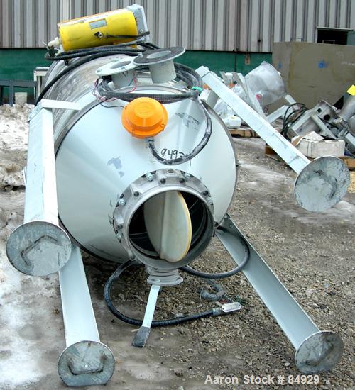 USED: WAM Cartridge Type Ppulse Jet Dust Collector, model FC3J20VEO1612. Approximately 200 square feet filter area, 304 stainless steel. Housing measures 30" diameter x 60" straight side x 16" carbon...
