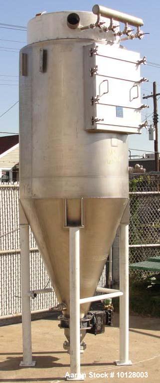 Used-Walker Stainless Equipment Co Model R-HT-05 Round Pulse Jet Dust Collector.  This dust collector has an estimated bag s...