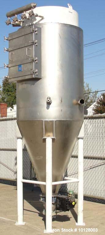 Used-Walker Stainless Equipment Co Model R-HT-05 Round Pulse Jet Dust Collector.  This dust collector has an estimated bag s...