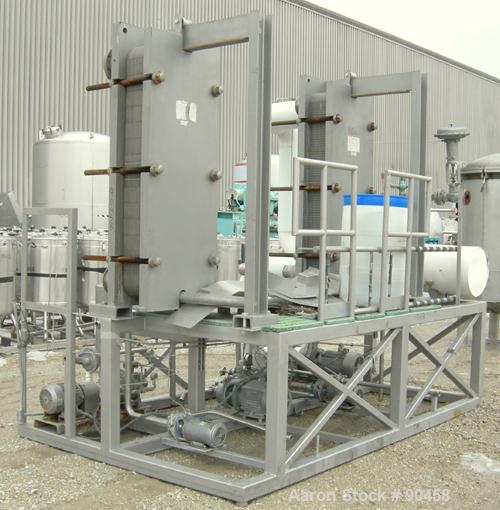 USED: APV single effect Paravap rising film evaporator, model R86, 316 stainless steel. Approximate feed rate 10,000 pounds/hour, product rate 9412 pounds/hour, evaporation rate 588 pounds/hour. Syst...