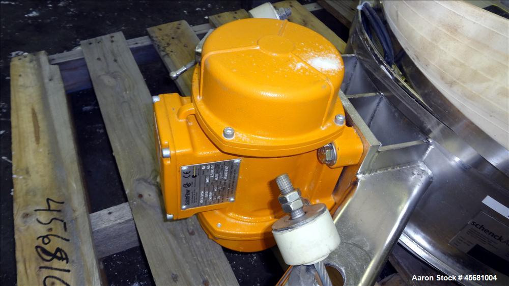 Used Schenck AccuRate SolidsFlow Vibratory Feeder, Model MODSF2-1G-24, 316 Stainless Steel. 24" Diameter feed tray, driven by a SolidsFLow 0.53hp, 3/60/230/460 volt, 3600 rpm motor. Includes a Schenc...