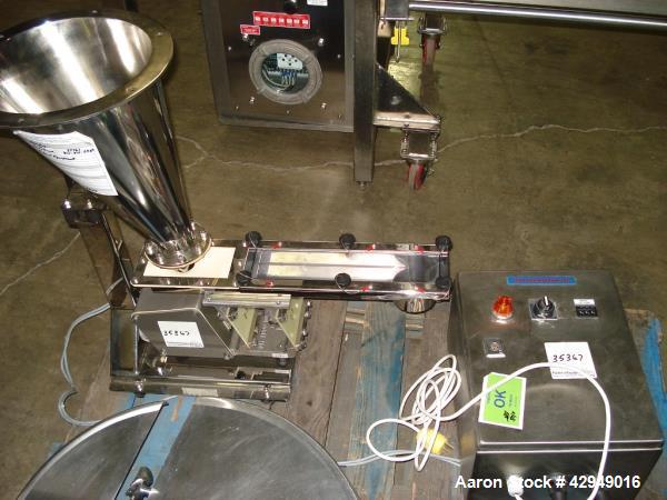Used Stainless Steel Arbo Engineering Vibrating Gravimetric Feeder, Type KDA