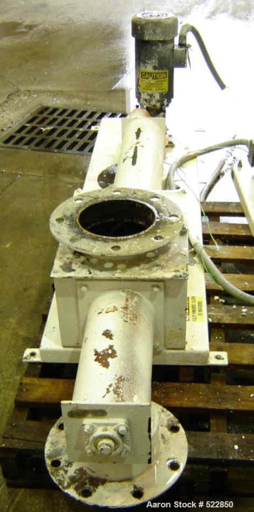 USED: 6" Metalfab screw feeder, reversing two outlet design, modelDB1-6. Carbon steel screw and tube. Has 1 hp DC motor and controller.Screw is 6" diameter. Distance from center of feed to center ofo...