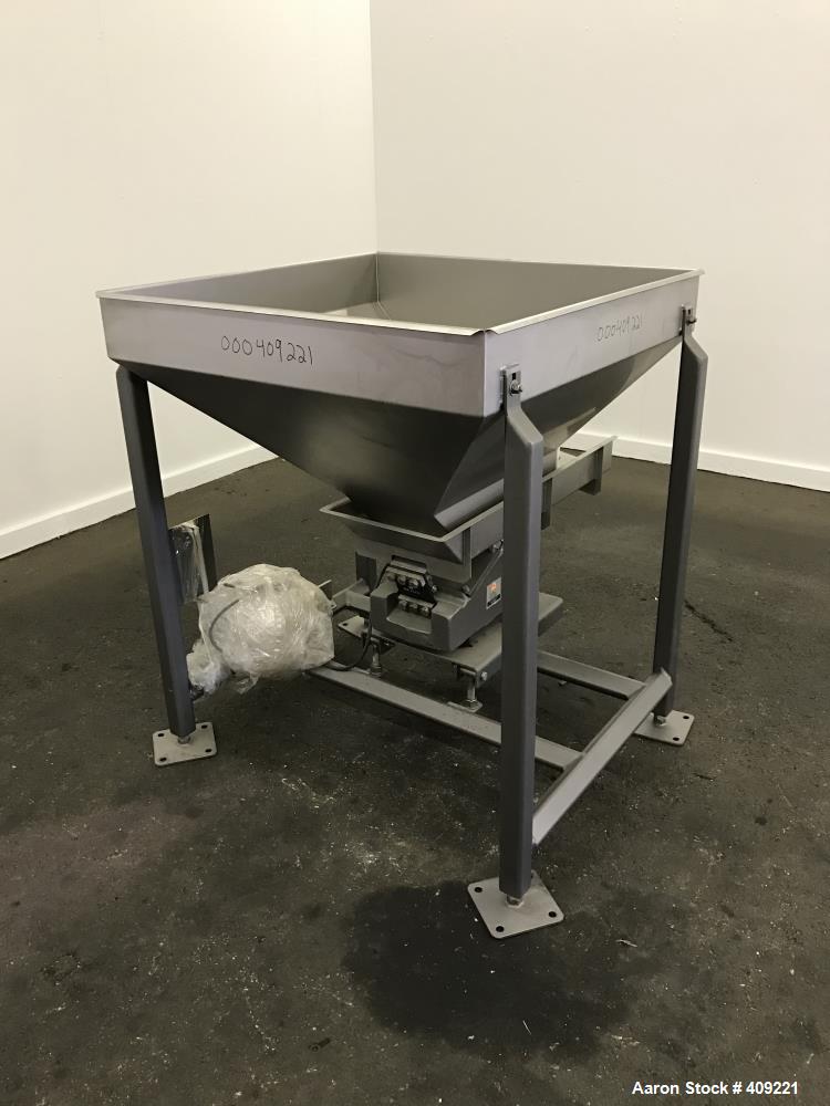 Used Smalley Vibratory Conveyor/Feeder, 304 Stainless Steel.