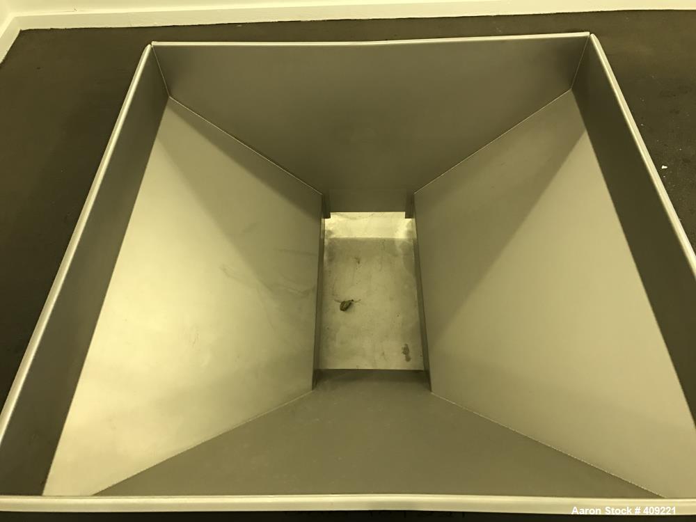 Used Smalley Vibratory Conveyor/Feeder, 304 Stainless Steel.