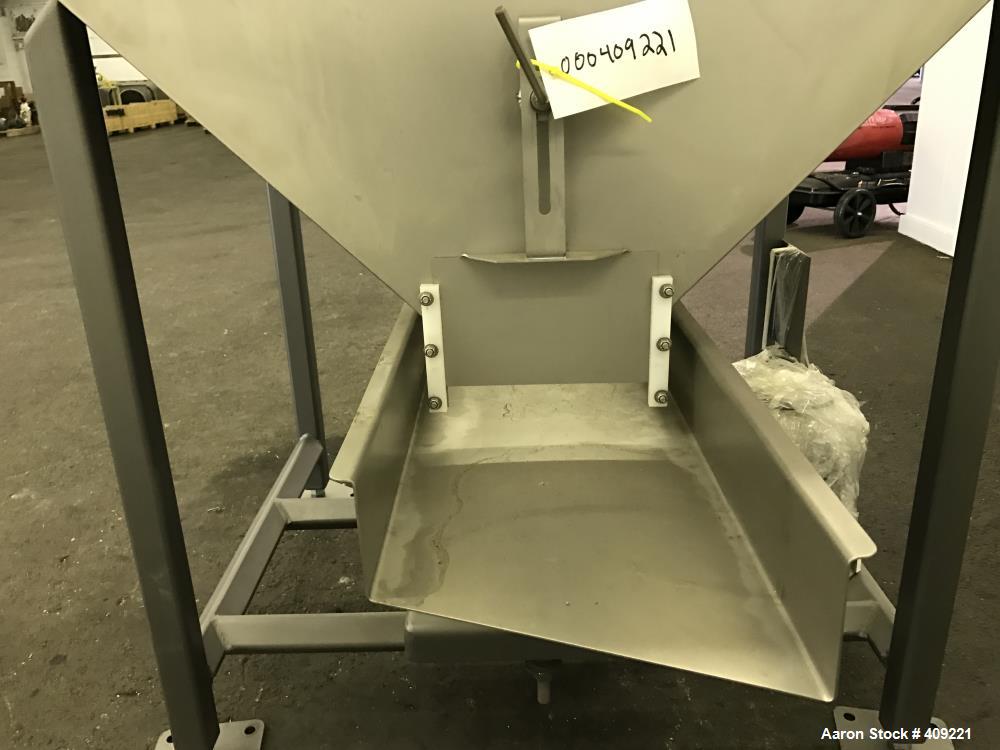 Used Smalley Vibratory Conveyor/Feeder, 304 Stainless Steel.