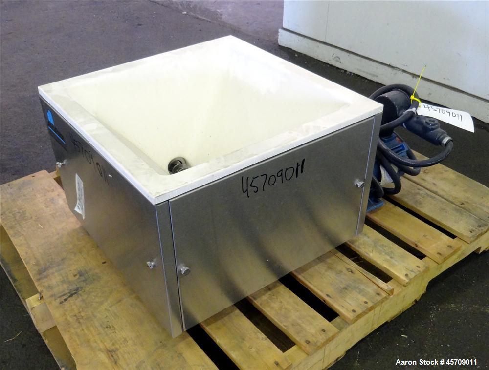 Used Accu-Rate 600 Series Dry Material Feeder, 304 Stainless Steel. Approximately 1-3/4" diameter x 22" long screw with tube. Feed rates 0.0008 to 48 cubic feet per hour. Driven by a 1/4hp, 90 volt, ...