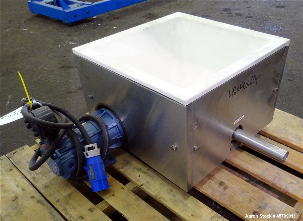 Used Accu-Rate 600 Series Dry Material Feeder, 304 Stainless Steel. Approximately 1-3/4" diameter x 22" long screw with tube. Feed rates 0.0008 to 48 cubic feet per hour. Driven by a 1/4hp, 90 volt, ...