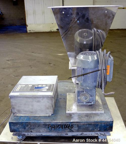 Used Brabender Technologie Twin Screw Feeder, 304 Stainless Steel. (2) Approximate 3/4” diameter x 9” long screws. Feed hopper with extension, and conditioning bar. Driven by a 1/2hp, 3/60/230/460 vo...