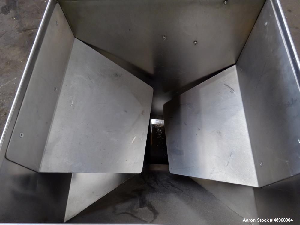 Used Engelhardt Continuous Dosing Weigher, Type KDE-GL 800E. Consists of top feed hopper, vibratory feeder with cover, weighing system, bottom discharge vibratory feeder. Has Engelhardt model DPC3000...