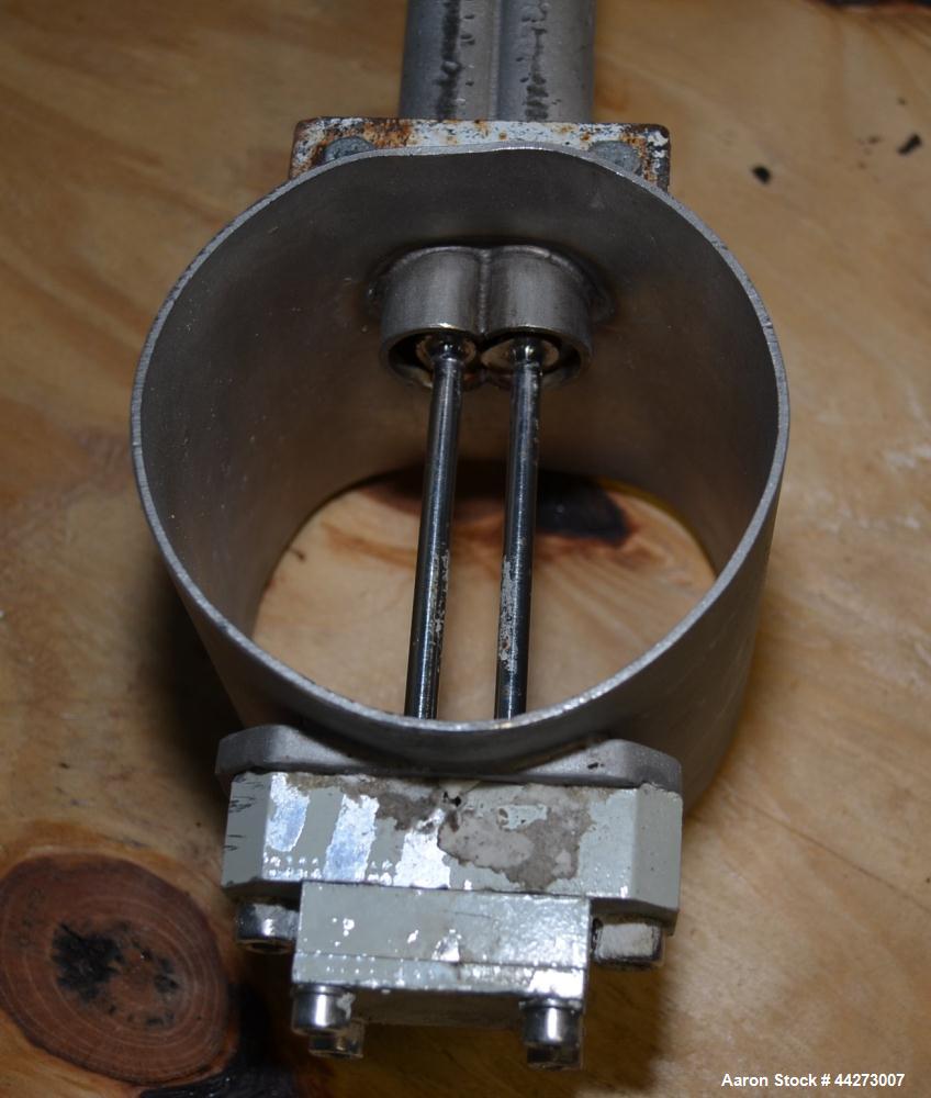 Used K-Tron Screw Type Modular Loss In Weight Feeder, Model K2MLT20, Stainless Steel. Approximate 3/4" diameter x 25" long twin screw design, driven by a 0.45kw, 100 volt DC motor. Approximate 125 po...