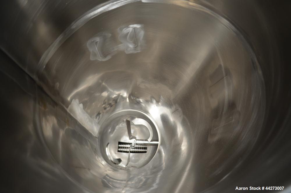Used K-Tron Screw Type Modular Loss In Weight Feeder, Model K2MLT20, Stainless Steel. Approximate 3/4" diameter x 25" long twin screw design, driven by a 0.45kw, 100 volt DC motor. Approximate 125 po...