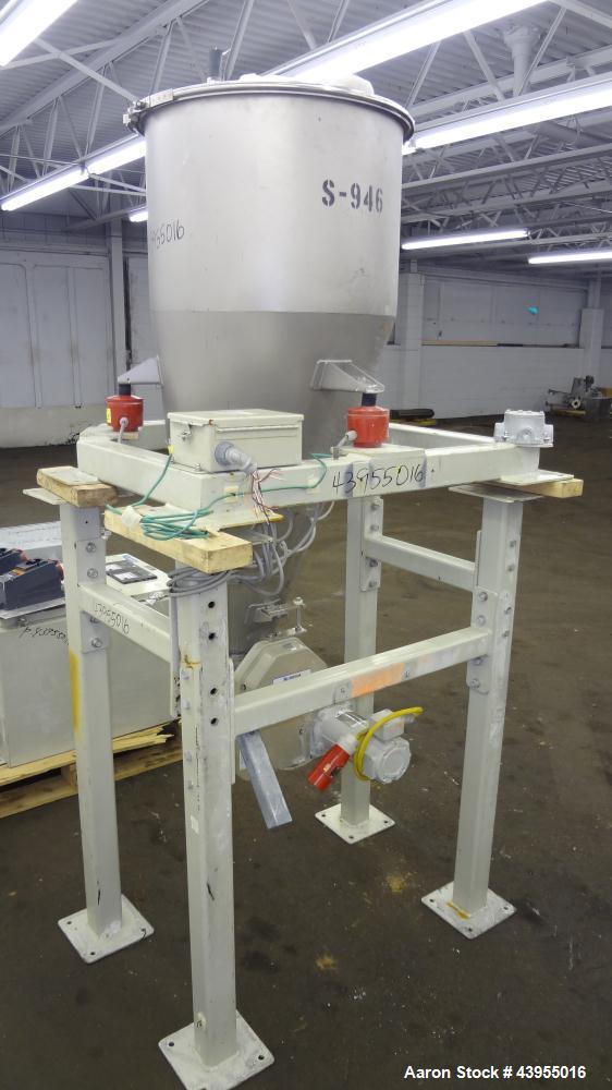 Used K-Tron Volumetric Feeding System consisting of: (1) K-Tron Feeder Model K2MLS60, Stainless Steel. Approximate 2" diameter x 16" long screw driven by a .45kw, 200 volt, 2000 rpm motor. 2000 pound...