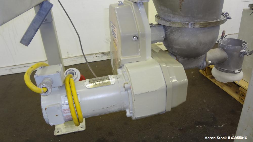 Used K-Tron Volumetric Feeding System consisting of: (1) K-Tron Feeder Model K2MLS60, Stainless Steel. Approximate 2" diameter x 16" long screw driven by a .45kw, 200 volt, 2000 rpm motor. 2000 pound...