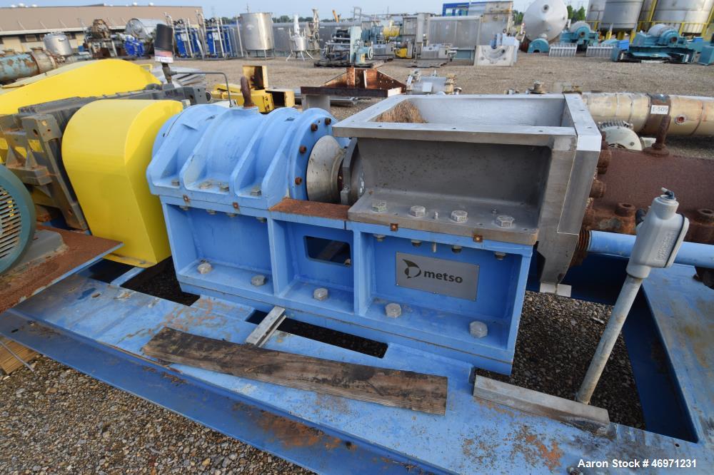 Used Metso Single Screw Plug Feeder.