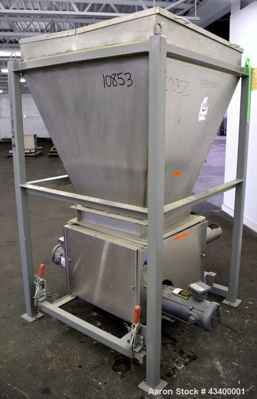 Used Schenck Accu-Rate 1200 Series Dry Material Feeder, Model 1205, 304 Stainless Steel. Approximately 6" diameter x 43-1/2" long helix, feed rate approximately 965 cubic feet an hour. Driven by (2) ...