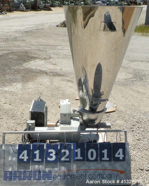 Used K-Tron Volumetric Twin Screw Feeder, 304 Stainless Steel. Approximate (.07) cubic feet an hour output.Approximate screw diamter is 1-1/2" total length of twin screws are 9-3/4". Driven by a 1/2 ...