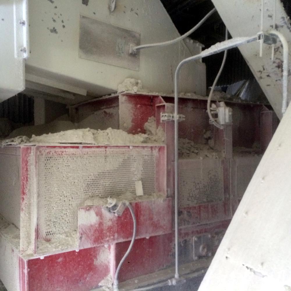 Used Universal Engineering Apron Feeder