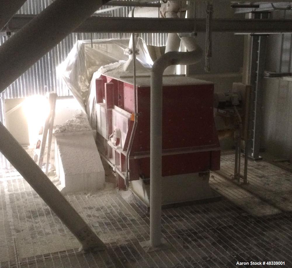 Used Universal Engineering Apron Feeder