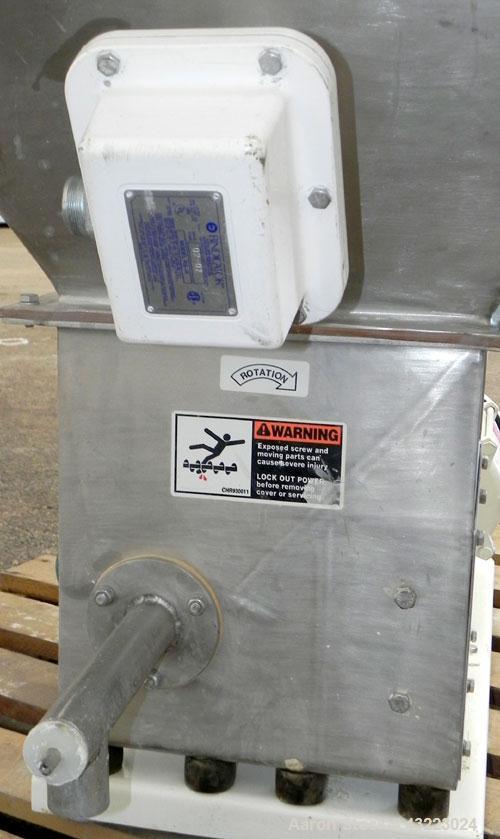 Used Vibra Screw Volumetric 1’’ Versi Feeder, 304 Stainless Steel. Bulk density 47 pounds a cubic foot, flow rate 130-180 pounds an hour. Driven by a 3/4 hp, 3/60/460 volt, 1750 rpm XP gear motor. Un...