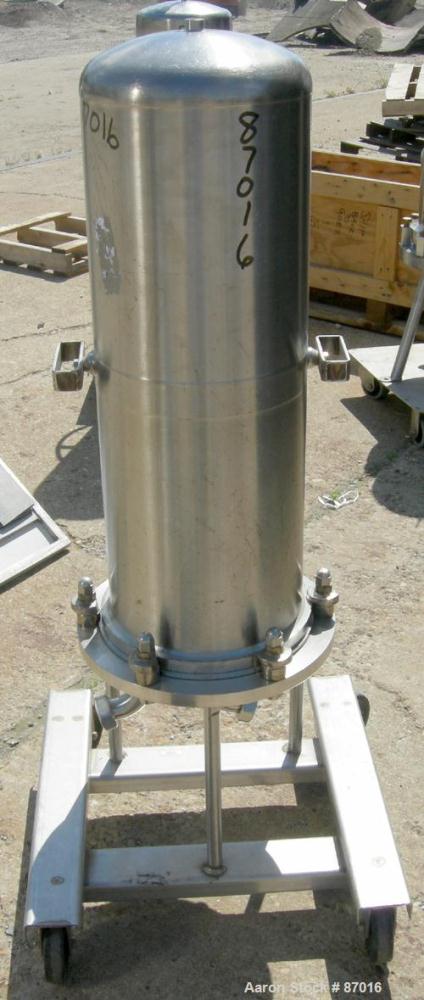 USED: AMF Cuno Zeta Plus cartridge filter, model 12ZP3, 316 stainless steel. 12" diameter x 36" long. Dish top, flat bolt-on bottom. Internal rated 125 psi at 200 deg F. 2" inlet/outlet. Mounted on a...