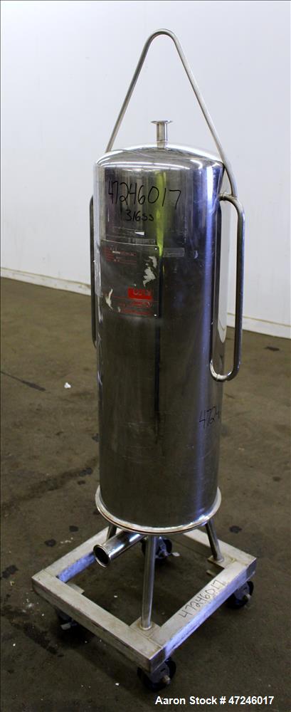 Used Cuno Filter Housing, Model 12-ZP 3, 316 Stainless Steel, Vertical.