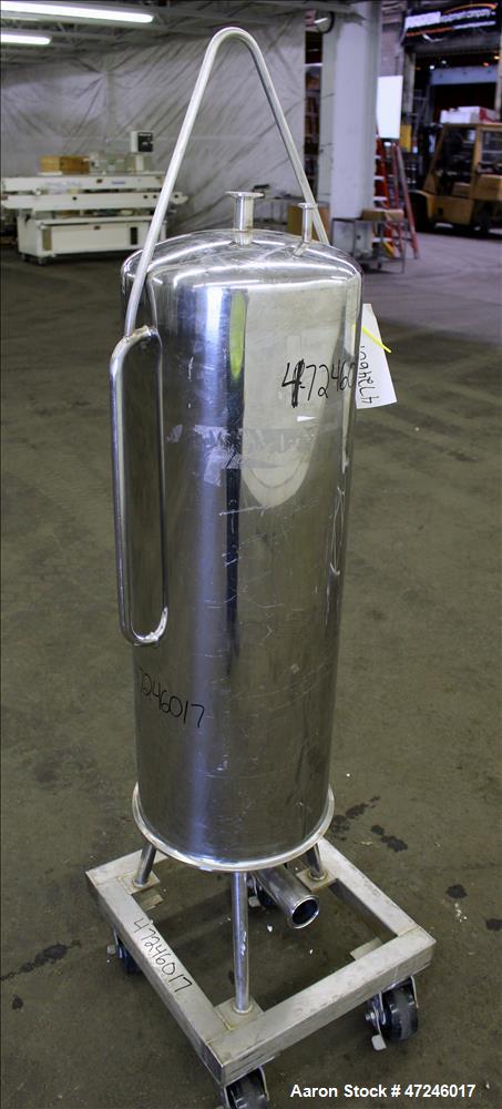 Used Cuno Filter Housing, Model 12-ZP 3, 316 Stainless Steel, Vertical.