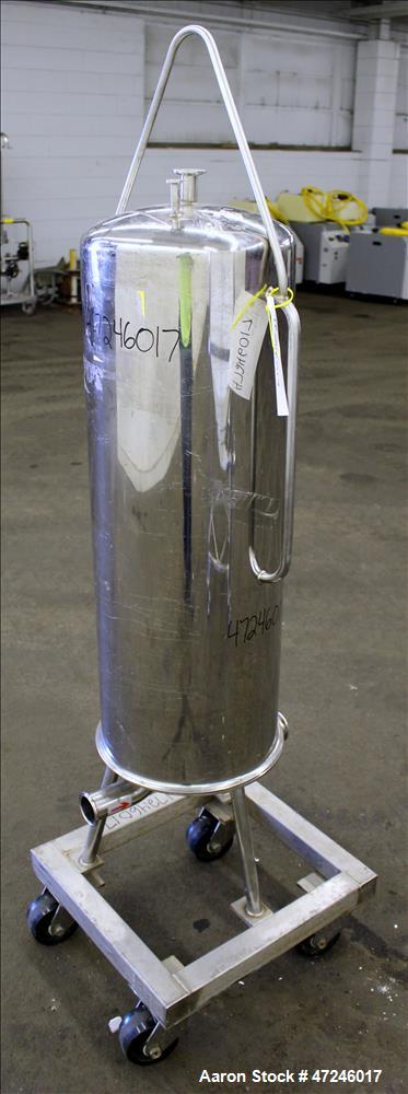 Used Cuno Filter Housing, Model 12-ZP 3, 316 Stainless Steel, Vertical.