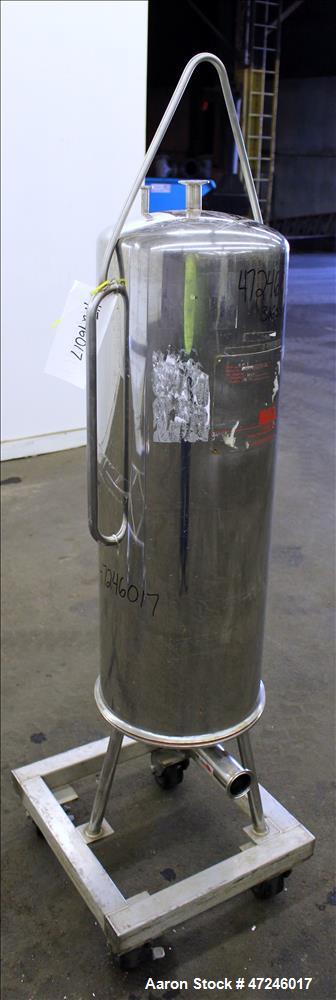 Used Cuno Filter Housing, Model 12-ZP 3, 316 Stainless Steel, Vertical.