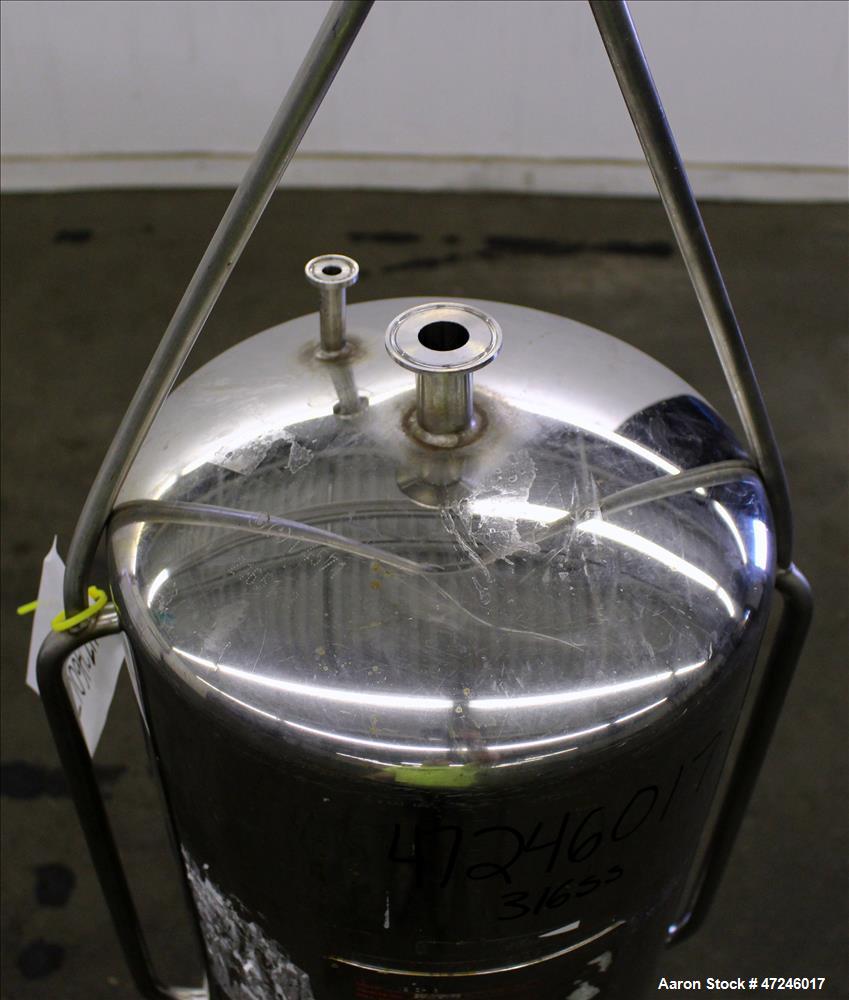Used Cuno Filter Housing, Model 12-ZP 3, 316 Stainless Steel, Vertical.