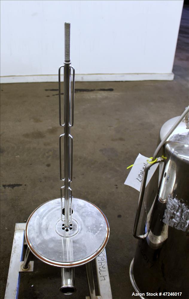 Used Cuno Filter Housing, Model 12-ZP 3, 316 Stainless Steel, Vertical.