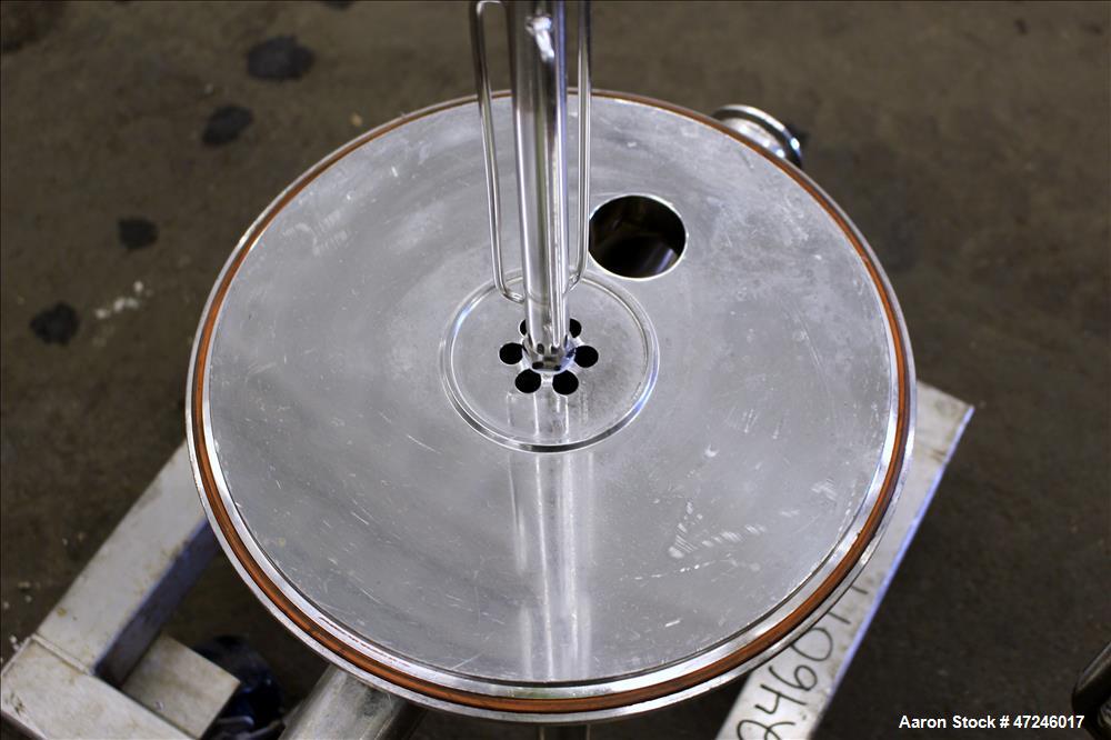 Used Cuno Filter Housing, Model 12-ZP 3, 316 Stainless Steel, Vertical.
