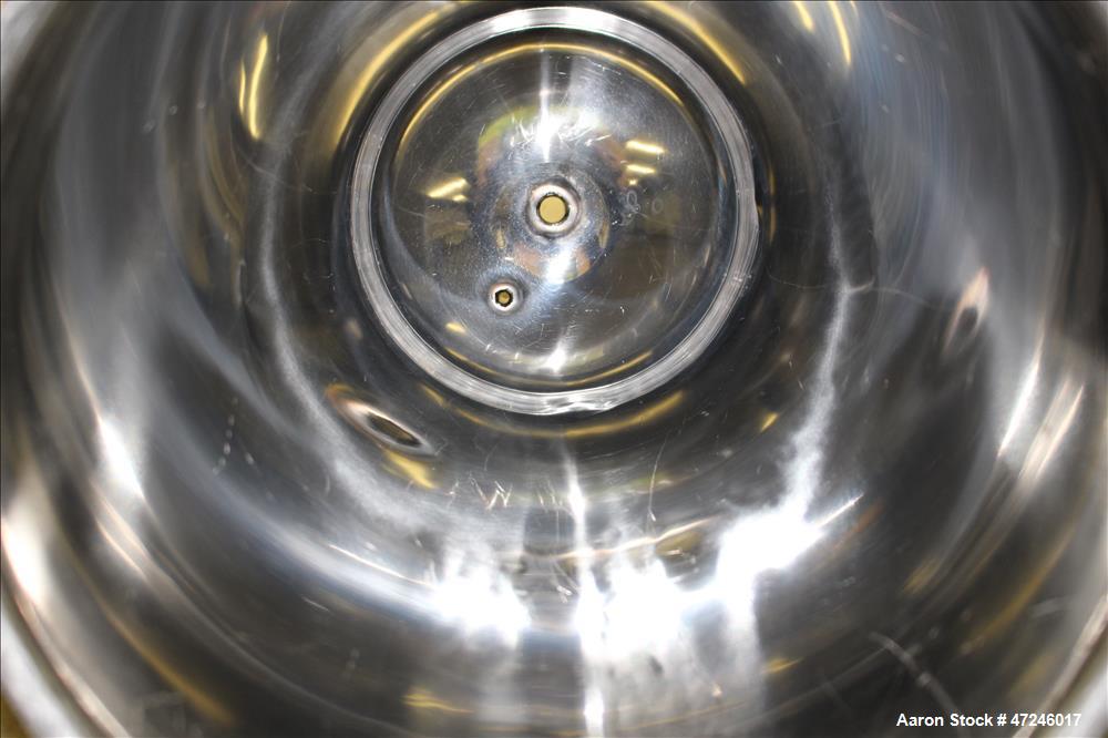 Used Cuno Filter Housing, Model 12-ZP 3, 316 Stainless Steel, Vertical.