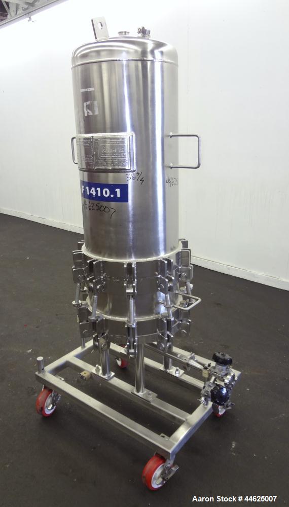 Used Cuno Zeta Plus Cartridge Filter Housing, Model 16ZPB4, 316 Stainless Steel. Approximately 138.8 square feet media area, requires filter cartridges. Quick release clamp design chamber rated 150 p...