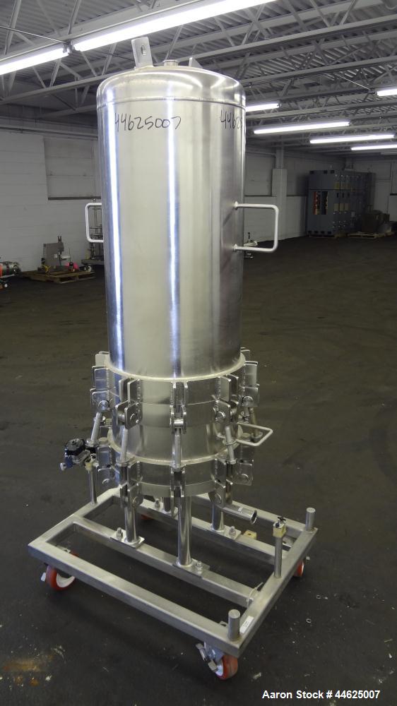 Used Cuno Zeta Plus Cartridge Filter Housing, Model 16ZPB4, 316 Stainless Steel. Approximately 138.8 square feet media area, requires filter cartridges. Quick release clamp design chamber rated 150 p...