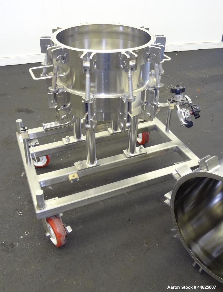 Used Cuno Zeta Plus Cartridge Filter Housing, Model 16ZPB4, 316 Stainless Steel. Approximately 138.8 square feet media area, requires filter cartridges. Quick release clamp design chamber rated 150 p...