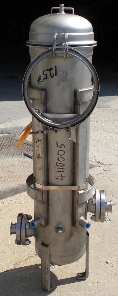 Used Parker FulFlo Multi-Cartridge Filter, model FHS7T2FVP, 316L stainless steel. Typical flow rate 147 gallons per minute. 10'' diameter x 36'' deep vessel. Hinged top cover. Internal rated 150 psi ...