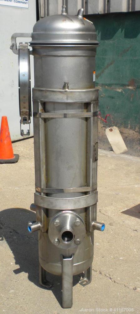 Used Parker FulFlo Multi-Cartridge Filter, model FHS7T2FVP, 316L stainless steel. Typical flow rate 147 gallons per minute. 10'' diameter x 36'' deep vessel. Hinged top cover. Internal rated 150 psi ...