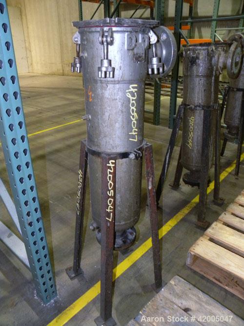 Used Ronningen-Petter Single Bag Filter, 316 stainless steel. 8" diameter x 31" deep filter housing, rated 150 psi at –20 to 220 deg F. Approximate 90 gallons per minute flow rate. Bolt-on top cover,...